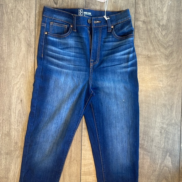 NWT HIGH RISE SKINNY STRETCH JEANS - Picture 3 of 5